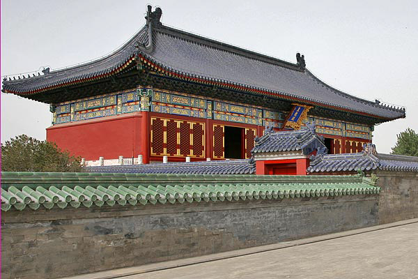 Kaiserliches Gebäude gegenüber dem Himmelstempel